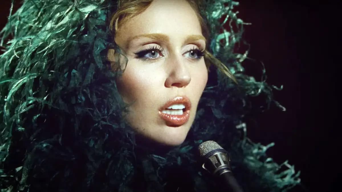 Who Will Feature On Miley Cyrus’ Something Beautiful?