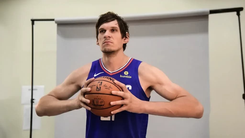 NBA Hand Sizes-Boban Marjanovic