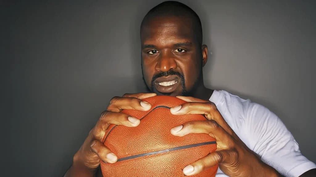 NBA Hand Sizes-Shaquille ONeal